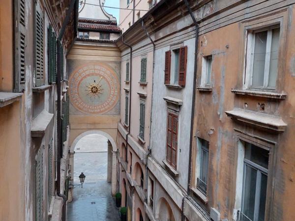 FiorDiLuna, nel cuore di Brescia : photo 3 de la chambre chambre double avec salle de bains commune