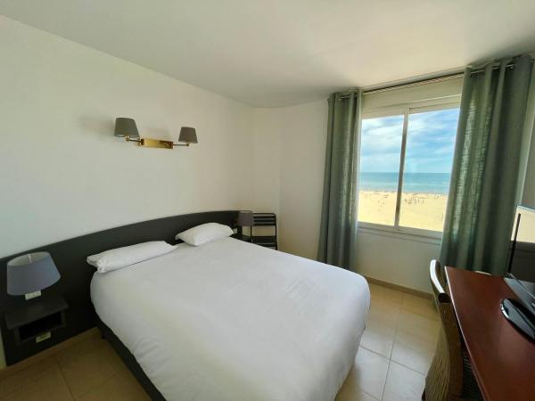 Les Alizes : photo 9 de la chambre chambre double ou lits jumeaux - vue sur mer