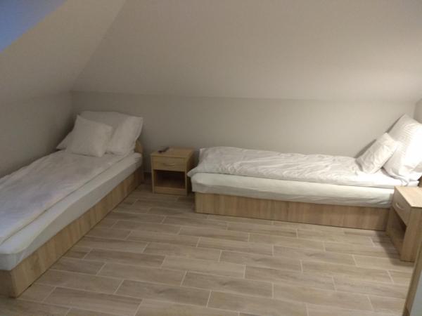 BB CONSUL : photo 3 de la chambre chambre lits jumeaux standard avec salle de bains commune