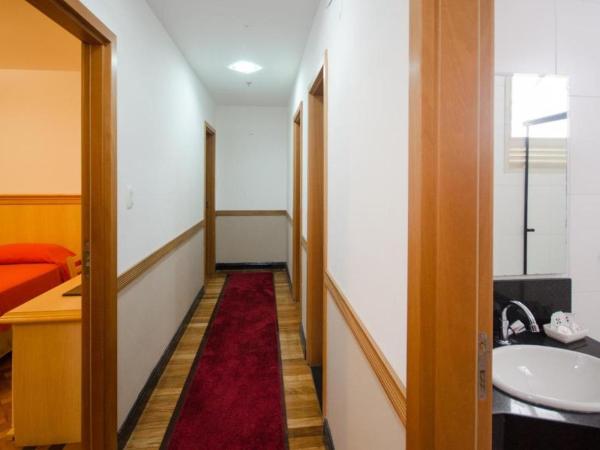 Hotel Monte Alegre : photo 2 de la chambre chambre lits jumeaux avec salle de bains privative séparée