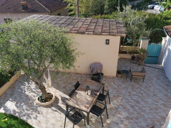 Villa Soleil Levant : photo 6 de la chambre chambre double avec salle de bains privative