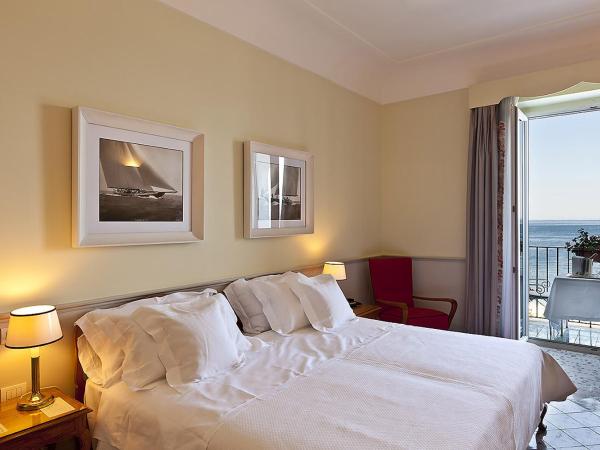 Regina Isabella-Resort Spa Restaurant : photo 9 de la chambre chambre double ou lits jumeaux supérieure avec balcon - vue sur mer