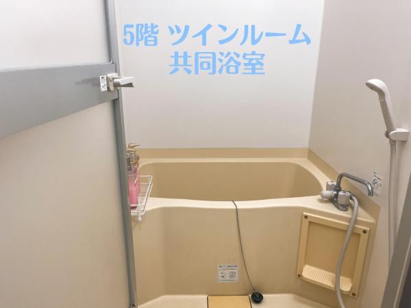 Hostel Mallika : photo 2 de la chambre chambre lits jumeaux avec lit d’appoint - 301