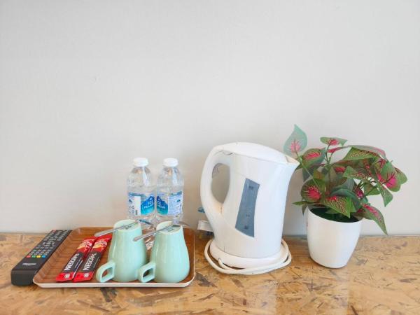 The Riverbank Hotel By MRVJ Business : photo 5 de la chambre chambre standard lit queen-size