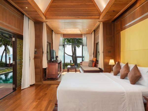 Koh Chang Paradise Resort & Spa : photo 1 de la chambre villa avec piscine face à la mer