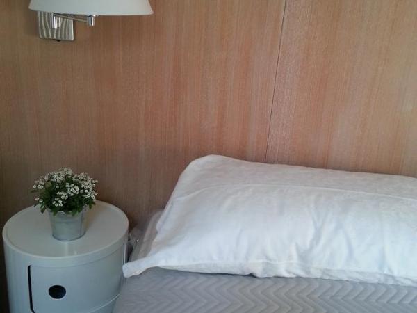 B&B Bergamo Alta : photo 3 de la chambre chambre double ou lits jumeaux avec salle de bains commune