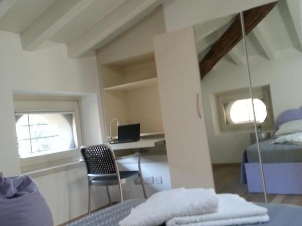 B&B Bergamo Alta : photo 10 de la chambre chambre lits jumeaux avec salle de bains commune