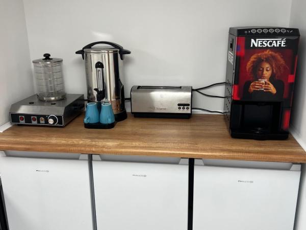 Yellow Hostel - 24h - Free Breakfast and Dinner - The best service in Katowice - We Speek UA and EN : photo 6 de la chambre chambre double Économique