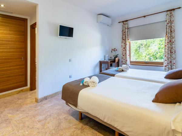 Hotel Riad Arruzafa : photo 5 de la chambre chambre lits jumeaux avec parking