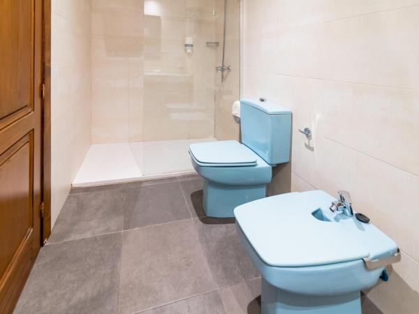 Hotel Riad Arruzafa : photo 5 de la chambre chambre double - rez-de-chaussée - vue sur parking