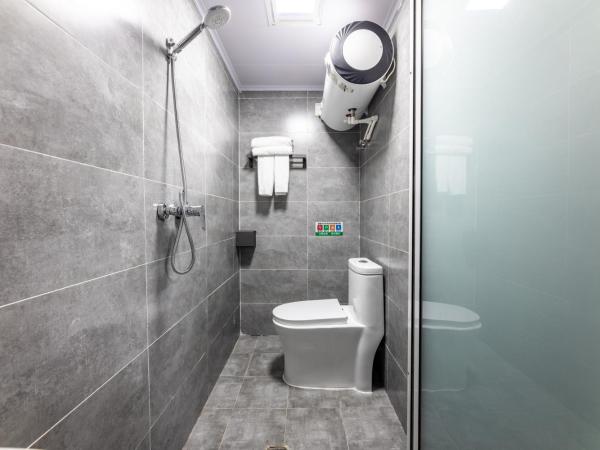 Happy Dragon Hotel - close to Forbidden City&Wangfujing Street&free coffee &English speaking,Newly renovated with tour service : photo 4 de la chambre chambre simple