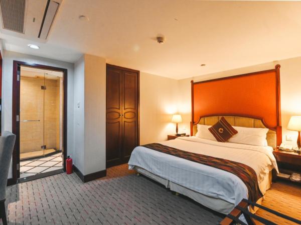 Royal Plaza Hotel : photo 2 de la chambre special king bed - no window