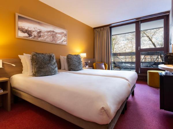 SOWELL HOTELS Mont Blanc et SPA : photo 2 de la chambre chambre lits jumeaux - vue sur montagne