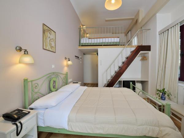 Dryades & Orion Hotel : photo 2 de la chambre chambre familiale standard