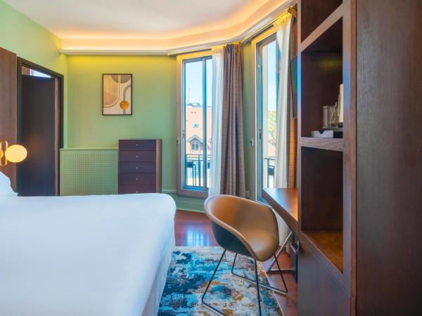 Le Splendid Hotel Lac D'Annecy - Handwritten Collection : photo 10 de la chambre chambre double deluxe avec balcon - côté lac
