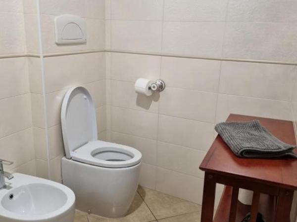 L'Antica Torre Caralis Holiday : photo 6 de la chambre grande chambre double