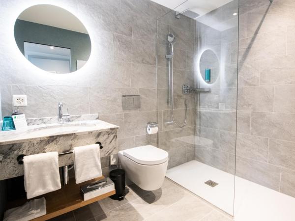 Ascona Lodge, Pool & Garden Retreat : photo 3 de la chambre chambre triple avec balcon