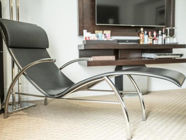 Hôtel Le Bonne Entente : photo 10 de la chambre loft urbania (accès au salon vip)