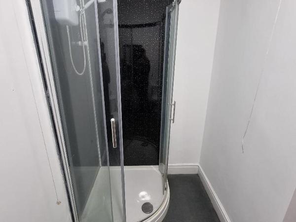 Portside Liverpool : photo 3 de la chambre chambre triple avec salle de bains commune