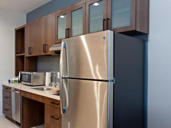 TownePlace Suites by Marriott San Diego Central : photo 3 de la chambre studio lit king-size avec canapé-lit