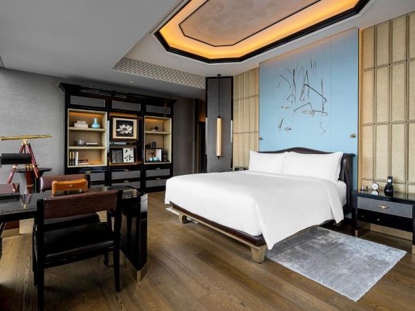 The Ritz-Carlton, Nanjing : photo 1 de la chambre hébergement lit king-size club premier - petit-déjeuner uniquement servi au salon club