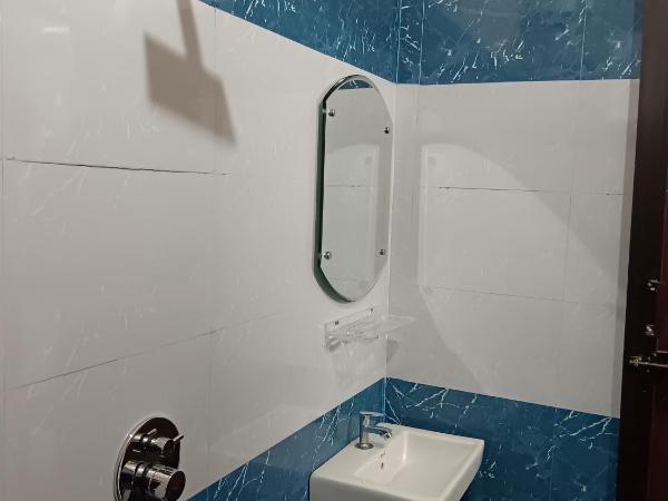 Hotel Greenoz : photo 8 de la chambre chambre double deluxe (2 adultes + 1 enfant)