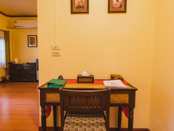 Joy's House & Tour : photo 8 de la chambre bungalow familial - vue sur piscine