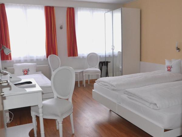 Hotel Weisses Kreuz : photo 6 de la chambre chambre lits jumeaux