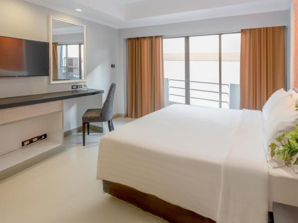 FuramaXclusive Sukhumvit : photo 4 de la chambre chambre deluxe double ou lits jumeaux