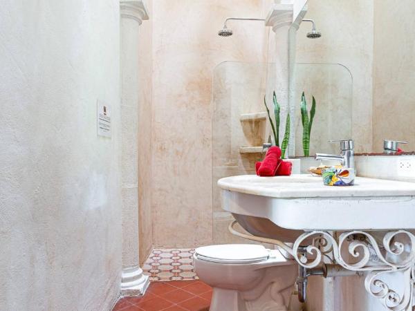 VILLA MERIDA BOUTIQUE HOTEL - Adults Only : photo 2 de la chambre chambre double - vue sur jardin