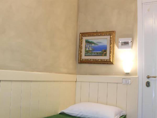 Hotel Aurelia Milano Centrale : photo 2 de la chambre chambre simple