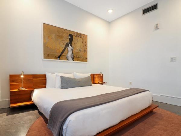 Roami at Motorworks : photo 3 de la chambre appartement 4 chambres adjacentes avec 4 salles de bains