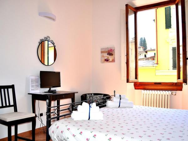 Chez Moi B&B : photo 3 de la chambre chambre double ou lits jumeaux avec salle de bains privative externe