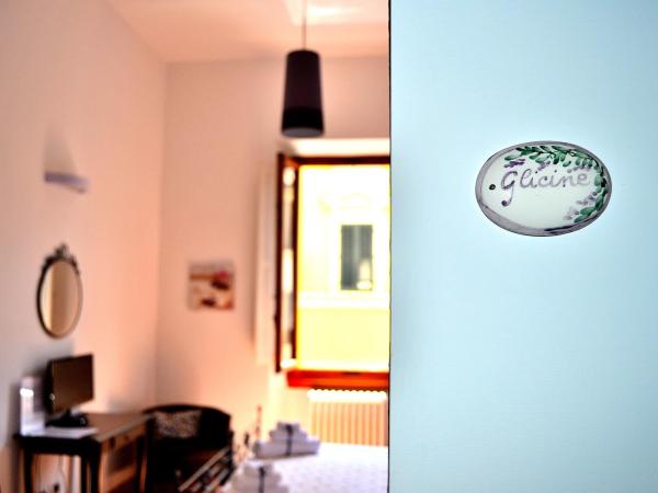 Chez Moi B&B : photo 10 de la chambre chambre double ou lits jumeaux avec salle de bains privative externe