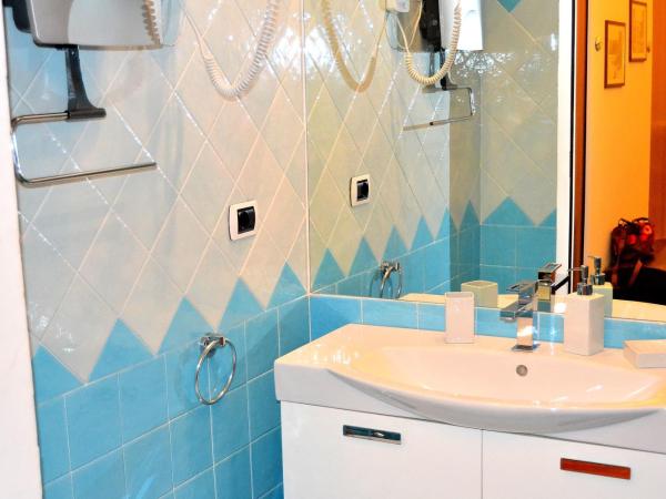 Chez Moi B&B : photo 8 de la chambre chambre double ou lits jumeaux avec salle de bains privative externe