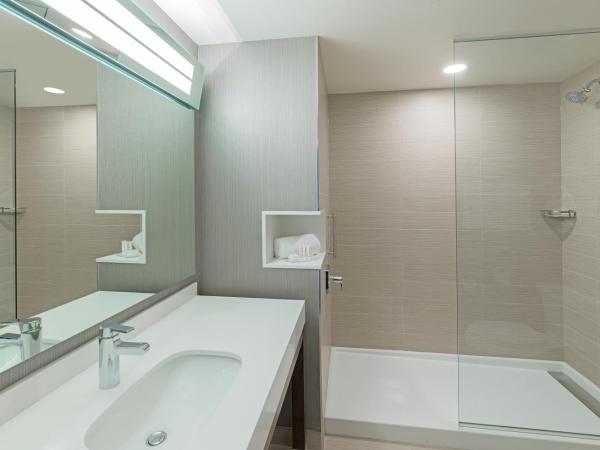 Courtyard by Marriott Halifax Dartmouth : photo 1 de la chambre chambre lit king-size