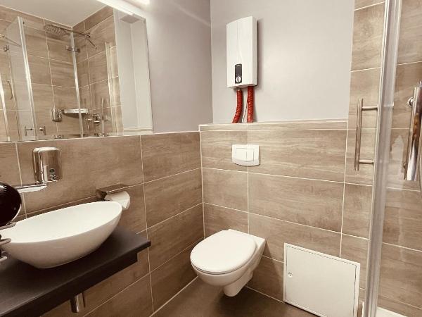 Apartment Glinde : photo 10 de la chambre chambre quadruple avec balcon