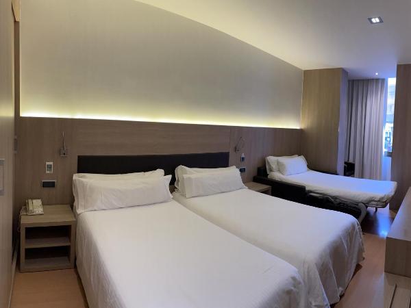 Hotel Lleó : photo 2 de la chambre chambre triple