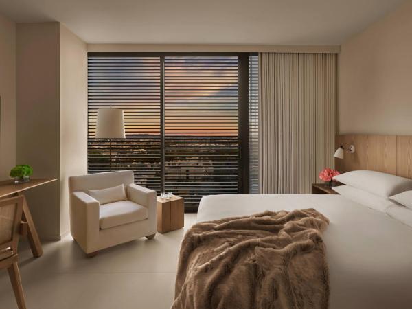 The West Hollywood EDITION : photo 2 de la chambre chambre lit king-size deluxe - vue sur ville