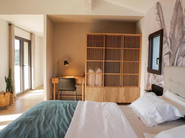 Maison d'Hôtes L'Espigoulié : photo 3 de la chambre chambre double deluxe - vue sur mer