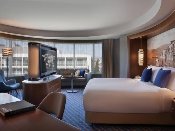 Renaissance Izmir Hotel : photo 3 de la chambre suite junior avec accès au salon exécutif - vue partielle sur mer