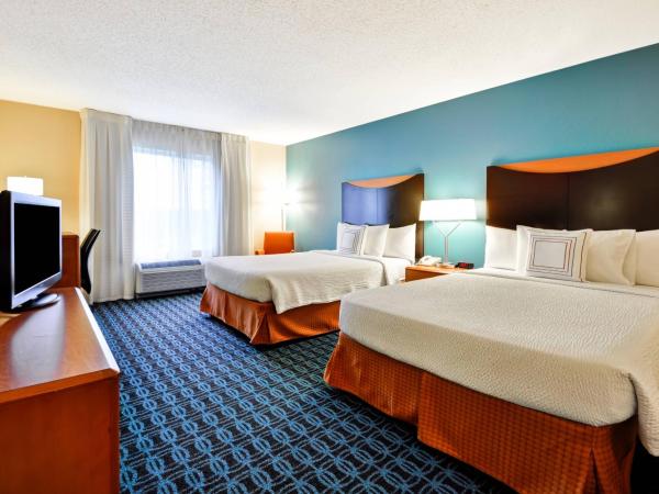 Fairfield Inn & Suites Dallas Medical/Market Center : photo 1 de la chambre chambre avec 2 grands lits queen-size 