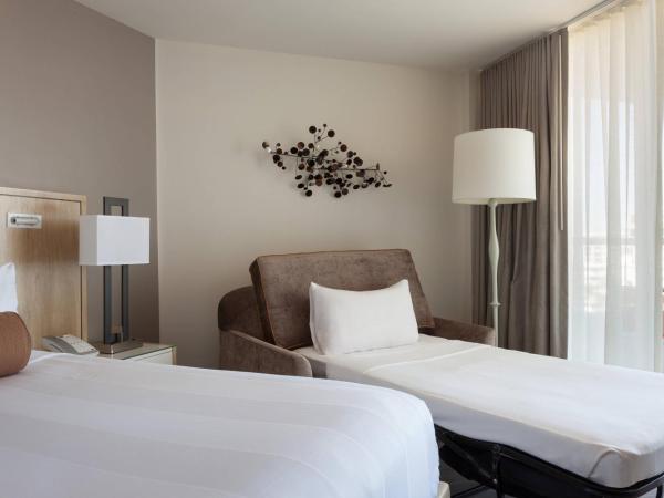 Marriott Stanton South Beach : photo 6 de la chambre chambre lit king-size adaptée aux personnes malentendantes - vue sur horizon