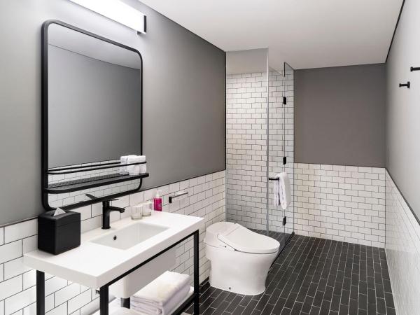 Moxy Seoul Myeongdong : photo 5 de la chambre chambre familiale - vue sur ville