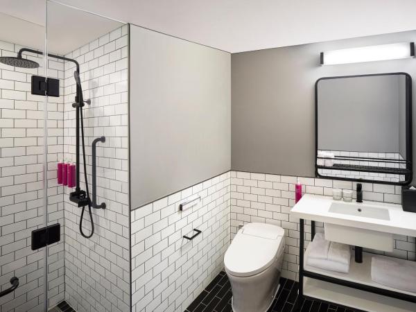 Moxy Seoul Myeongdong : photo 3 de la chambre suite lit queen-size 1 chambre avec vue sur ville