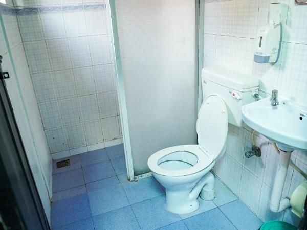 Santa Maria Hostel, Fort Kochi : photo 2 de la chambre chambre double avec salle de bains privative