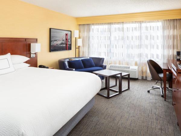 Courtyard by Marriott Fishermans Wharf : photo 1 de la chambre chambre lit king-size