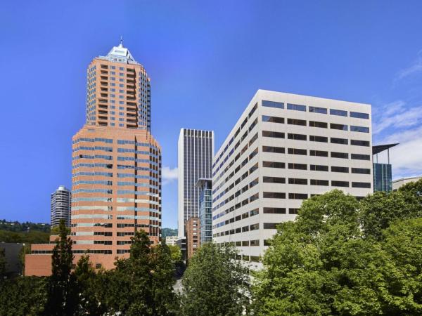 Portland Marriott Downtown Waterfront : photo 4 de la chambre chambre lit king-size - vue sur ville