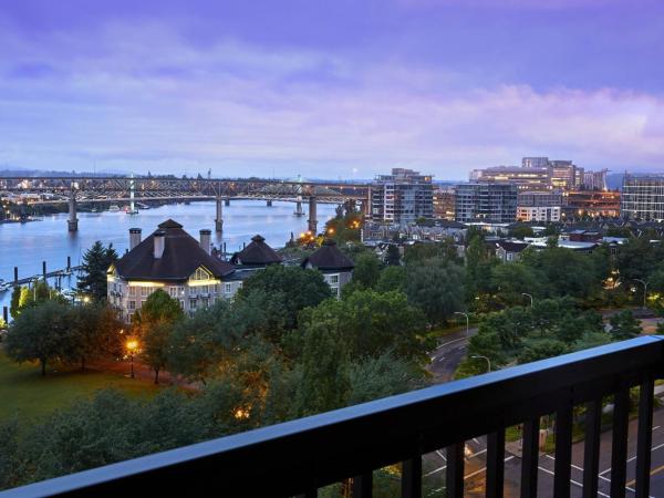 Portland Marriott Downtown Waterfront : photo 1 de la chambre guest room, 1 king, willamette river view