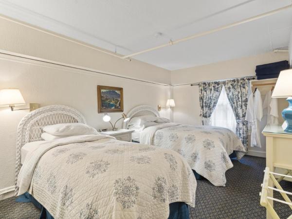 Golden Gate Hotel : photo 2 de la chambre chambre quadruple avec salle de bains commune